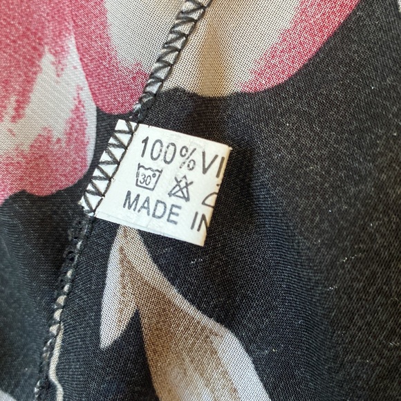 Black And Pink Tropical Floral Print Fringed Open Kimono Shawl - Picture 9 of 10